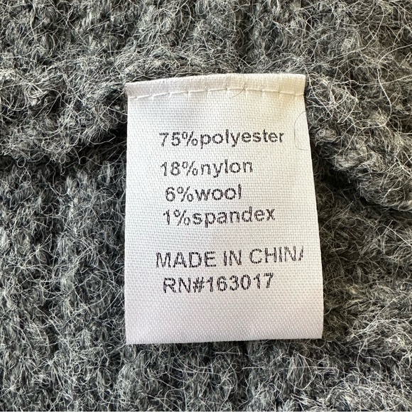 NWT PRINCESS POLLY Paisleigh Charcoal Chunky Cable Knit Cardigan Size S/M - Picture 9 of 10